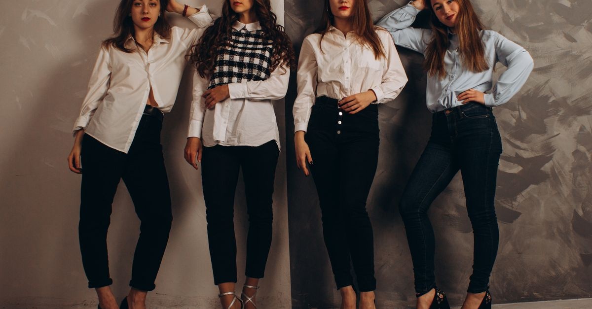 Smart casual bez stresu: kobiecy przewodnik po stylu, który zawsze wygląda dobrze