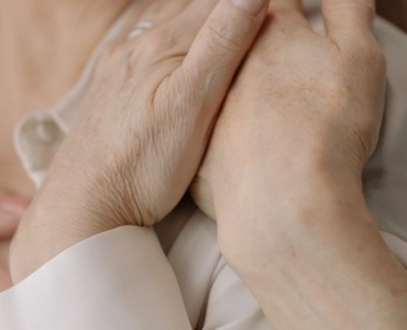 Menopauza w duecie: jak wzmocnić relację, gdy zmienia się ciało i emocje