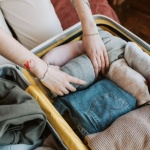 Buty w walizce bez brudu i chaosu: sprytne sposoby na oddzielne przechowywanie w bagażu