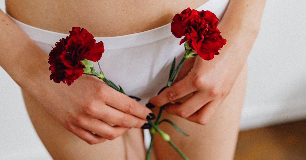 Czy to już perimenopauza? Objawy, które mogą pojawić się mimo regularnych miesiączek