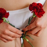 Czy to już perimenopauza? Objawy, które mogą pojawić się mimo regularnych miesiączek